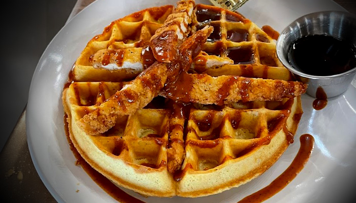 era-cafe-waunakee-breakfast-lunch-madison-restaurant-chicken-and-waffles